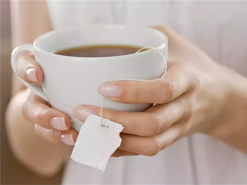 تؤثر على القلب والمخ.. أضرار متعددة تسببها أكياس الشاي المتوفرة تجاريًا 