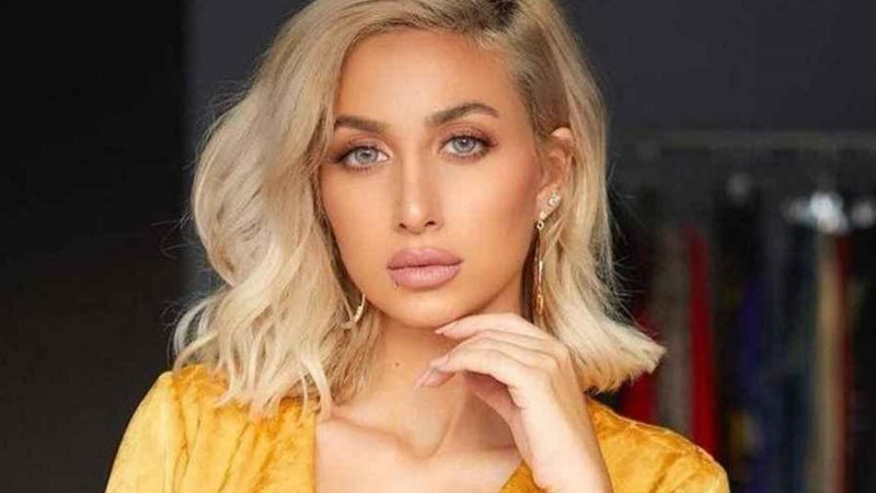 مودل روز