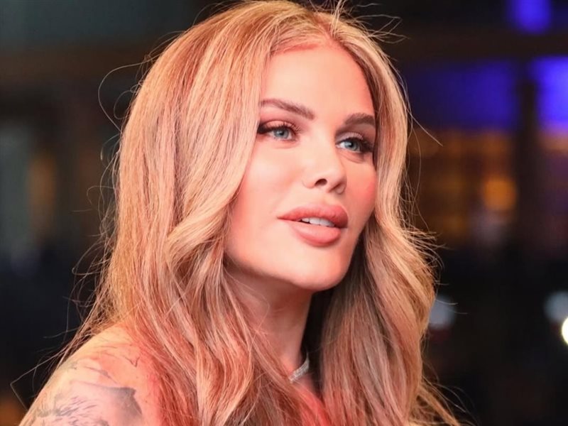 نيكول سابا تودع 2024 بإطلالة جلد سوداء في حفل ليلة رأس السنة  