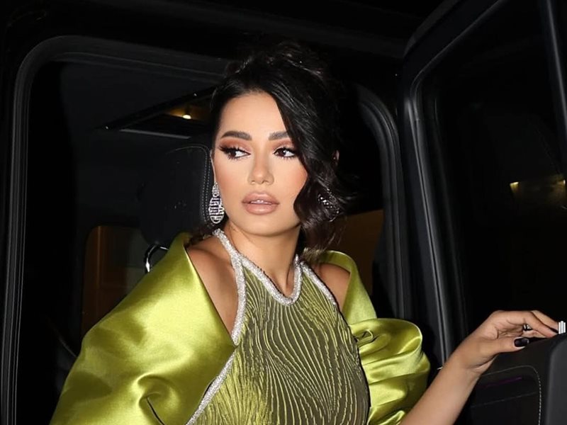  رحمة رياض تخطف الأنظار بالأخضر النيون من توقيع إيليو أبو فيصل في X Factor