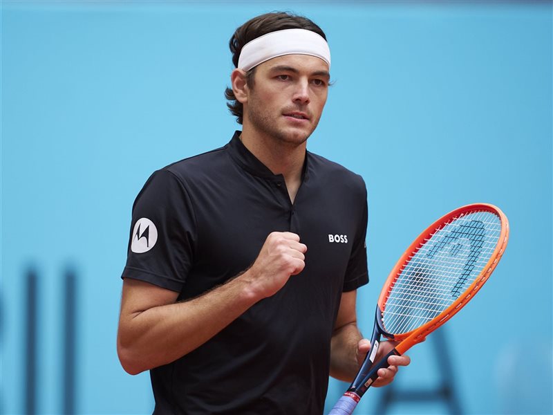 الولايات المتحدة وإيطاليا تتألقان وتتأهلان إلى ربع نهائي كأس يونايتد للتنس