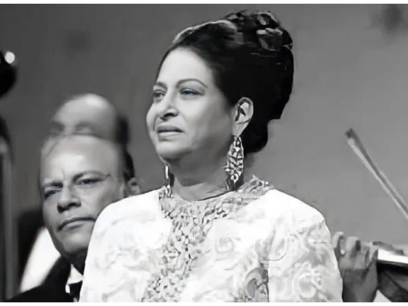  نفاذ تذاكر احتفالية الأوبرا في الذكرى الـ 50 لرحيل كوكب الشرق أم كلثوم بباريس 