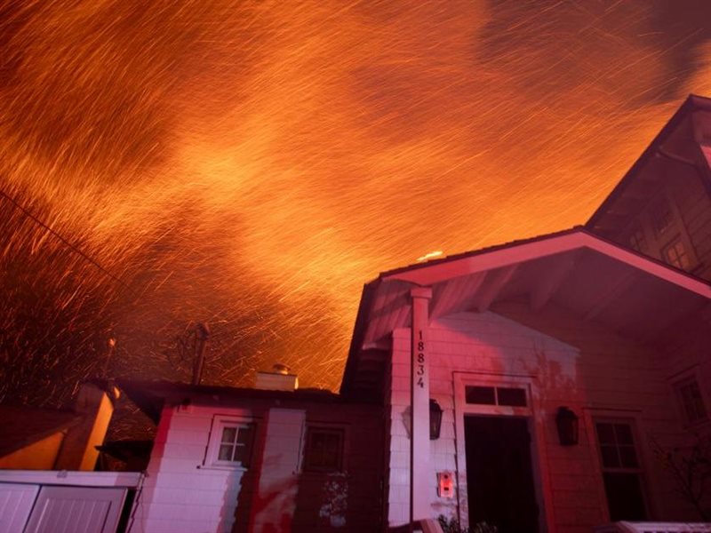 منازل مشاهير هوليوود في مرمى حرائق لوس أنجلوس