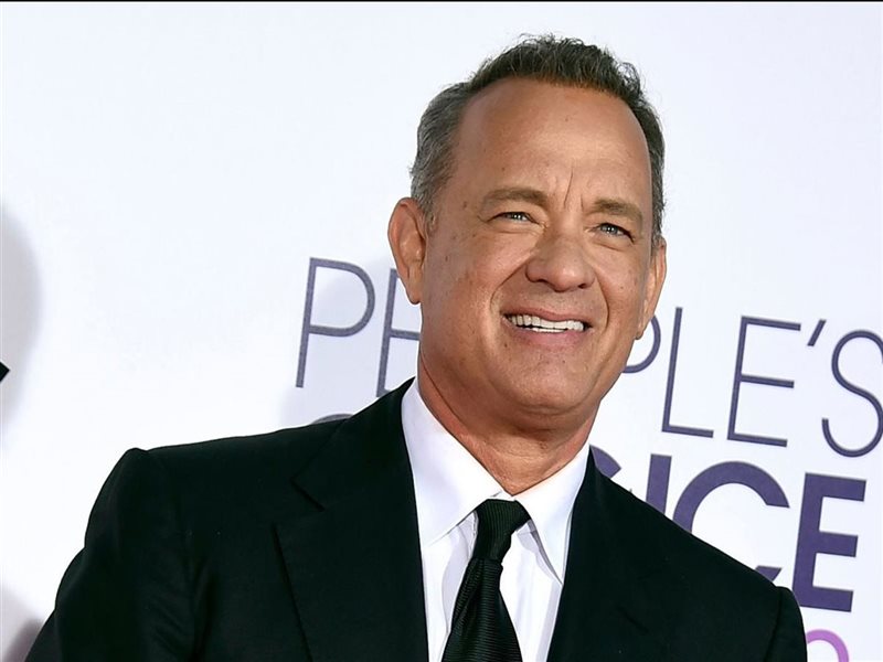 توم هانكس مسيرة تجمع بين الموهبة والتأثير الإنساني