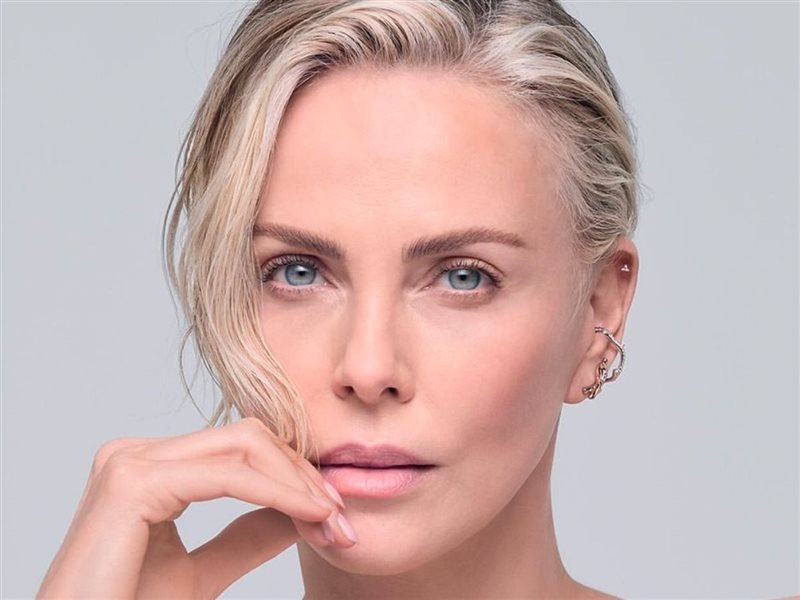 تشارليز ثيرون الوجه الجديد لعلامة “Dior Capture”