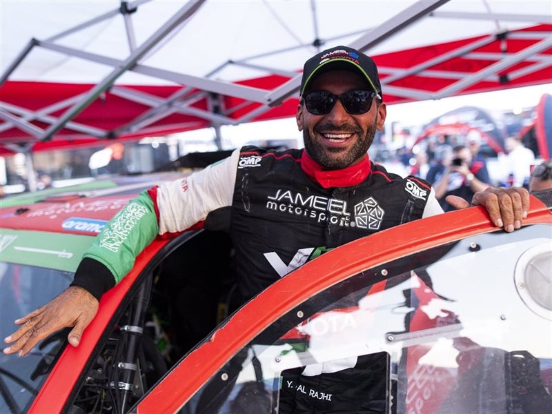 يزيد الراجحي ودانيال ساندرز يحققان إنجازات في رالي داكار 2025