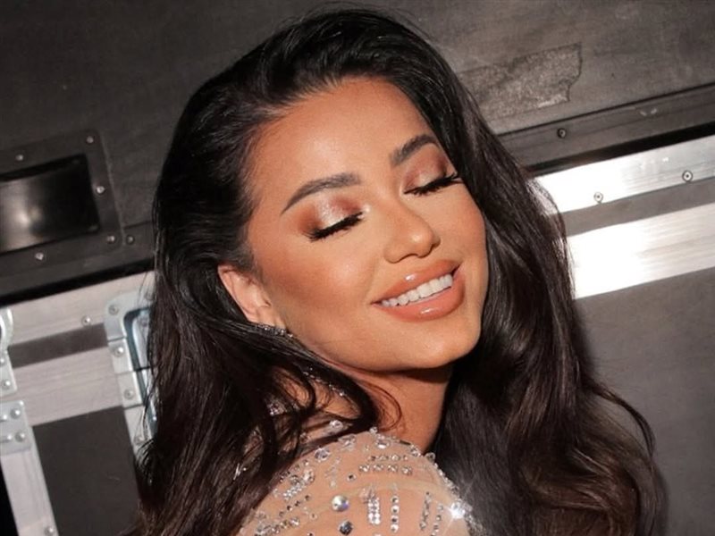 رحمة رياض تخطف الأنظار بإطلالة ساحرة من توقيع نجا سعادة في الحفل الختامي لـ إكس فاكتور 