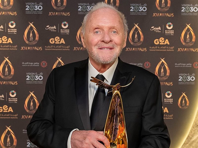 لأول مرة.. النجم السينمائي العالمي أنتوني هوبكنز موسيقيًا في موسم الرياض 2025