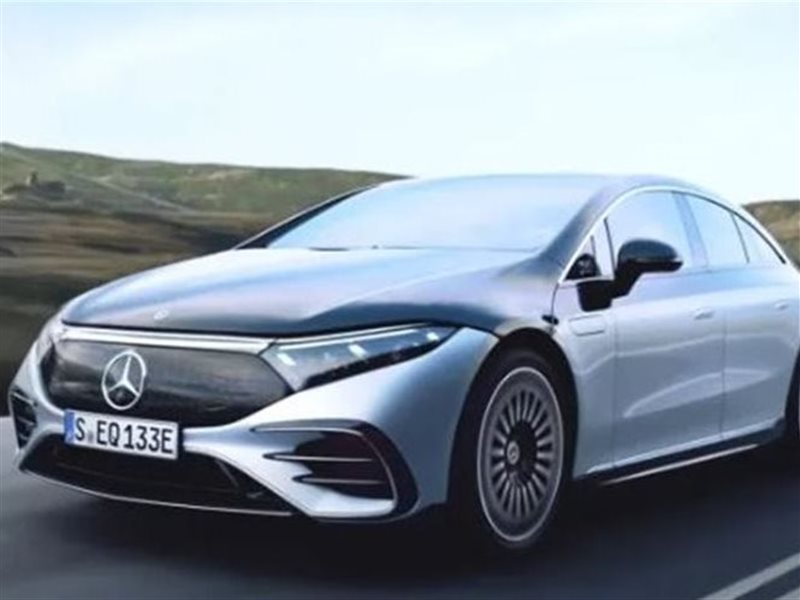 مرسيدس بنز تعيد تعريف تجربة القيادة بالذكاء الاصطناعي بالتعاون مع Google