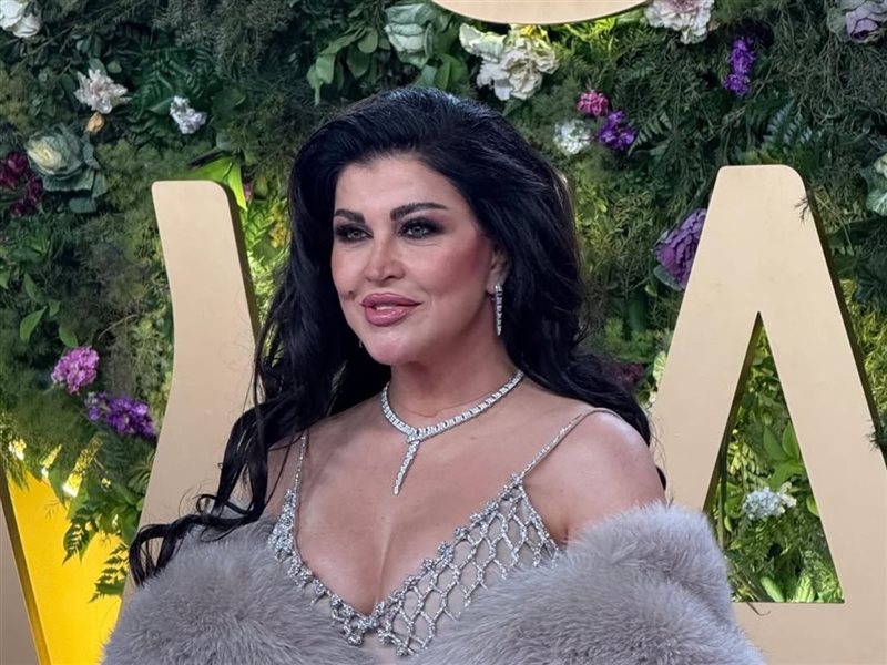 بدء توافد النجوم على السجادة الحمراء لحفل توزيع جوائز Joy Awards