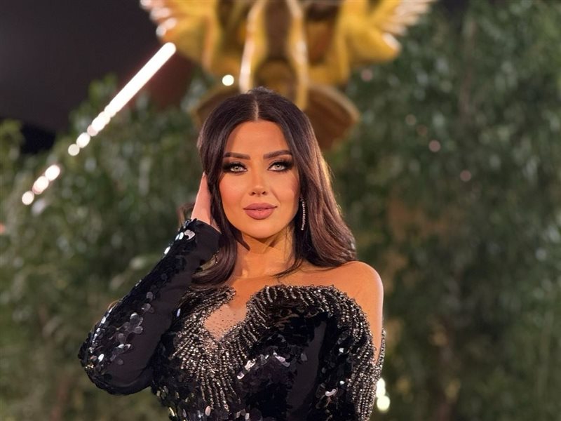 رضوي الشربيني تتألق في Joy Awards بتصميم زياد نكد 