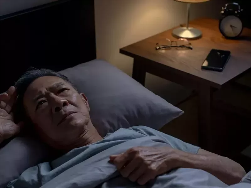 منها فقدان الشم.. خمس علامات مبكرة للخرف قد تلاحظها في الليل 