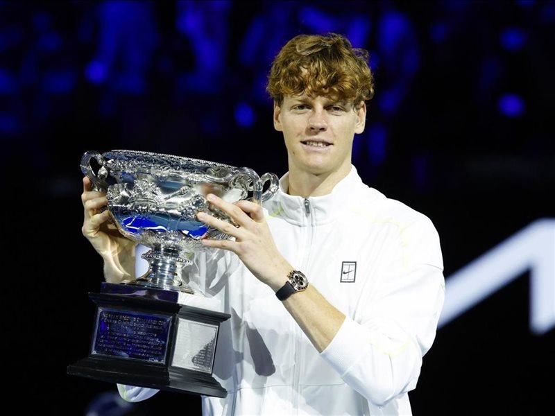 يانيك سينر يحتفظ بلقب أستراليا المفتوحة ويؤكد تفوقه العالمي