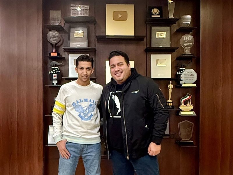 الشاعر محمد حسن: فخور بنجاح أغنية 