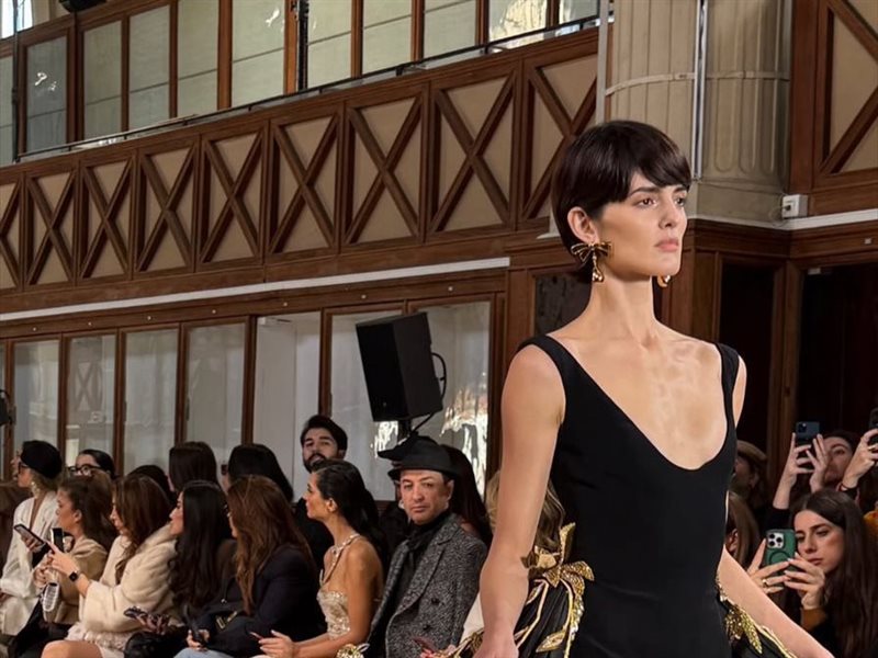 جورج حبيقة يتألق في أسبوع الموضة بباريس بمجموعة هوت كوتور ربيع-صيف 2025