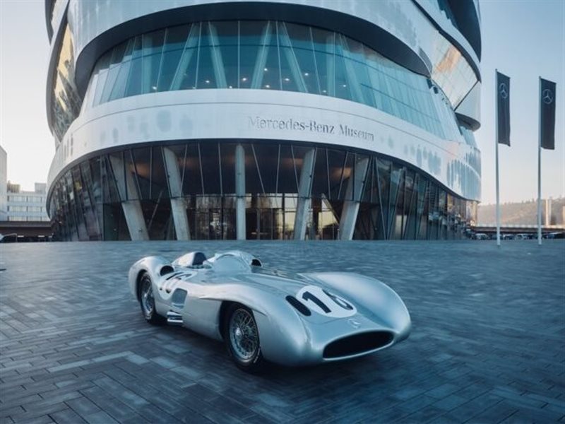 مرسيدس دبليو196 ستريملاينر السيارة التي حطمت الأرقام القياسية