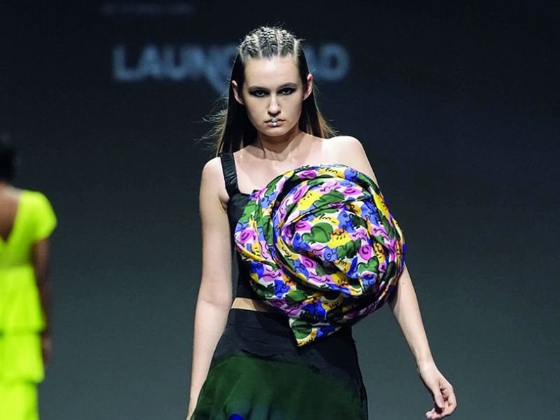 ملخص اليوم الثاني من أسبوع دبي للموضة بلمسات كبار مصممي الأزياء