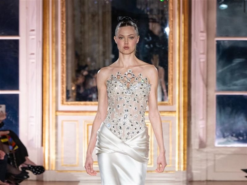 زهير مراد يكشف عن مجموعة “Tropical Escape” للأزياء الراقية لموسم ربيع وصيف 2025 في أسبوع الموضة بباريس