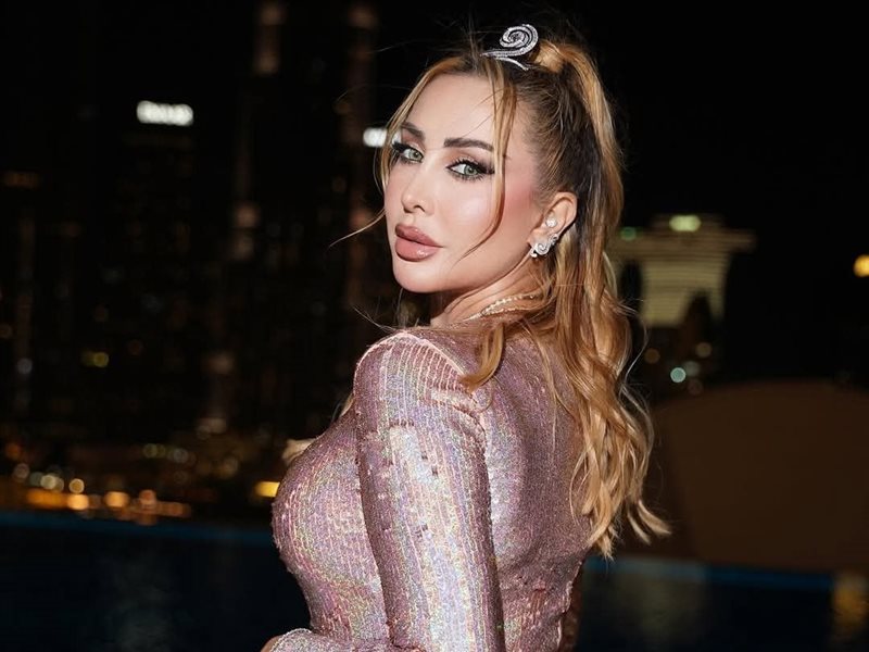 جويل ماردينيان وابنتها تخطفان الأنظار بتوقيع سواروفسكي في دبي 