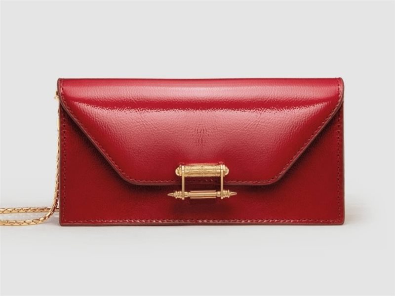 OKHTEIN  تكشف عن مجموعة عيد الحب 2025.. هدايا استثنائية تجمع بين الفخامة والابتكار