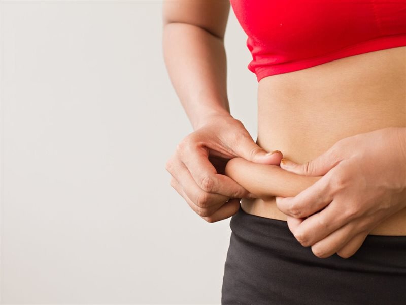 4 تغيرات هرمونية وراء بروز البطن.. أبرزها قصور الغدة الدرقية 