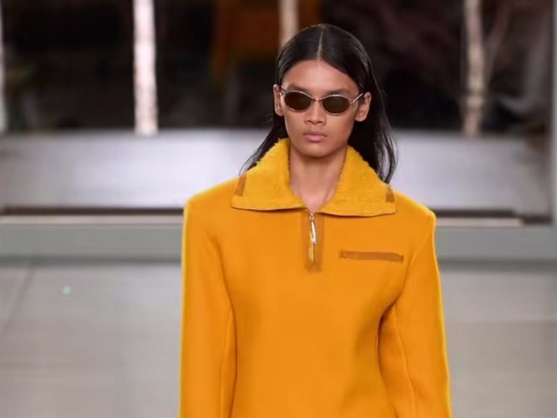 Toury Brush تكسر الحدود التقليدية في مجموعة خريف وشتاء 2025 ضمن فعاليات أسبوع الموضة في نيويورك 