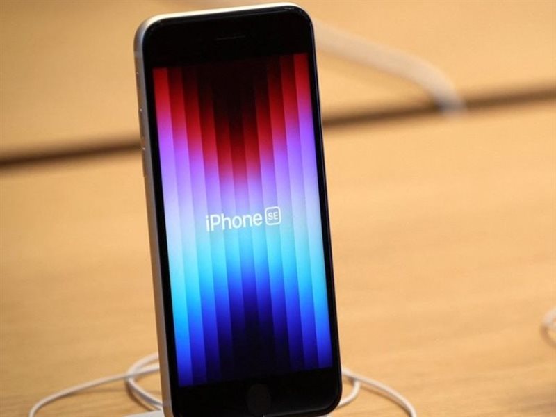 أبل تكشف عن iPhone SE في خطوة لتعزيز النمو والتوسع العالمي