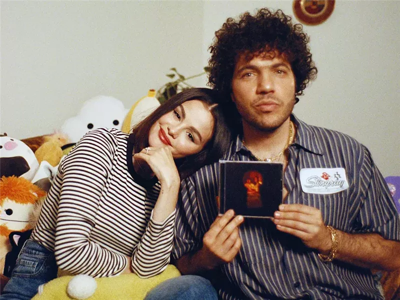 سيلينا غوميز تفاجئ جمهورها بألبوم جديد في عيد الحب 2025 