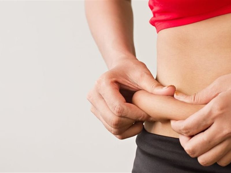 دليلك لتقليل الدهون الهرمونية في البطن.. إليك علاماتها 