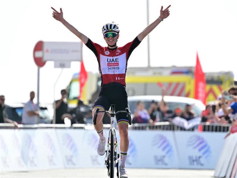 تادي بوغاتشار يتوج ببطولة طواف الإمارات 2025 للمرة الثالثة