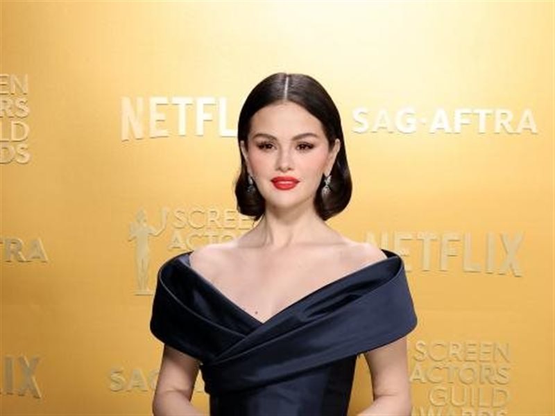 من وراء إطلالة سيلينا غوميز في حفل SAG Awards 2025 ؟