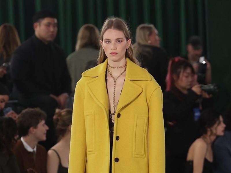 غوتشي تتألق في ميلانو مع أوركسترا حية ومجموعة أزياء مبتكرة لخريف وشتاء 2025