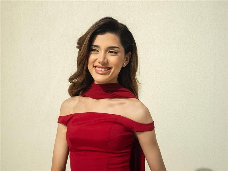 بنين نعيم تتألق بإطلالة حمراء أنيقة من توقيع منة المصري في أحدث ظهور لها 