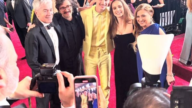 تيموثي شالاميه مع