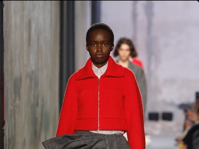   N°21 تثري أسبوع الموضة بميلانو بمجموعة خريف وشتاء 2025 المستوحاة من أفلام صوفيا كوبولا