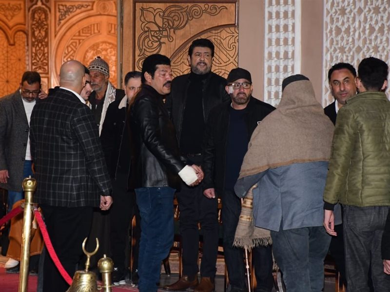  الفنان أحمد السقا في عزاء والدة باسم سمرة بأول ظهور له بعد تعرضه لحادث