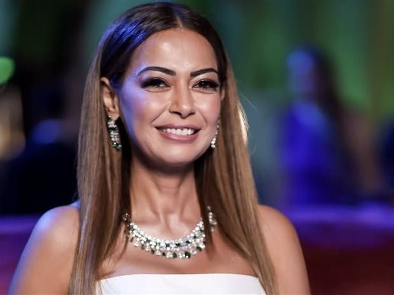 داليا مصطفى: 