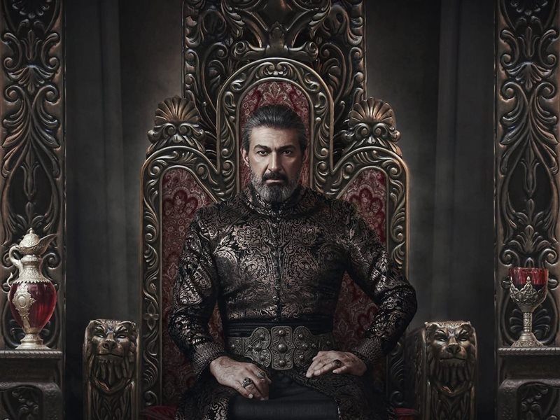 ياسر جلال يطلق صفحاته الرسمية عبر حسابات التواصل الاجتماعي.. فيديو 