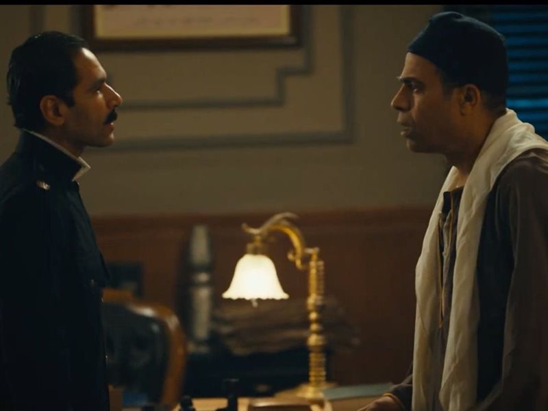  مسلسل النص الحلقة الرابعة: فرقة أحمد أمين تبدأ حوادث النشل بتياترو درية 