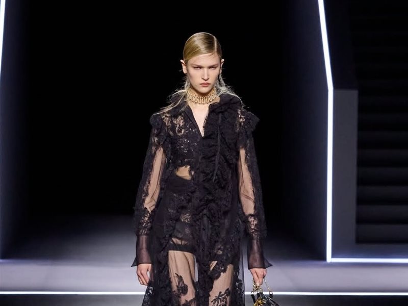 دار ديور تكشف عن مجموعة أزياء خريف وشتاء 2025/2026 مستوحاة من 