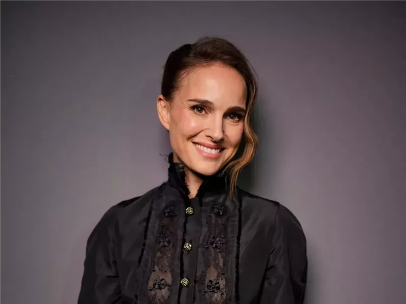 شاهد نجمات الصف الأول فى عرض أزياء ديور بأسبوع الموضة بباريس(صور)