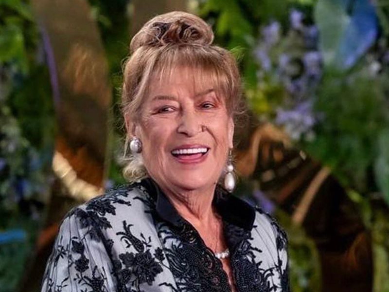 بعد غياب 20 عامًا.. منى واصف تكشف تفاصيل لقائها الأول مع ابنها 