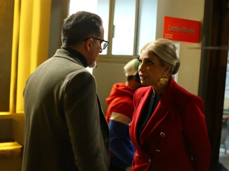 مسلسل أثينا الحلقة 13.. نبيل عيسى يكشف فساد والدته وريهام حجاج تنقذ طالبة من الانتحار 