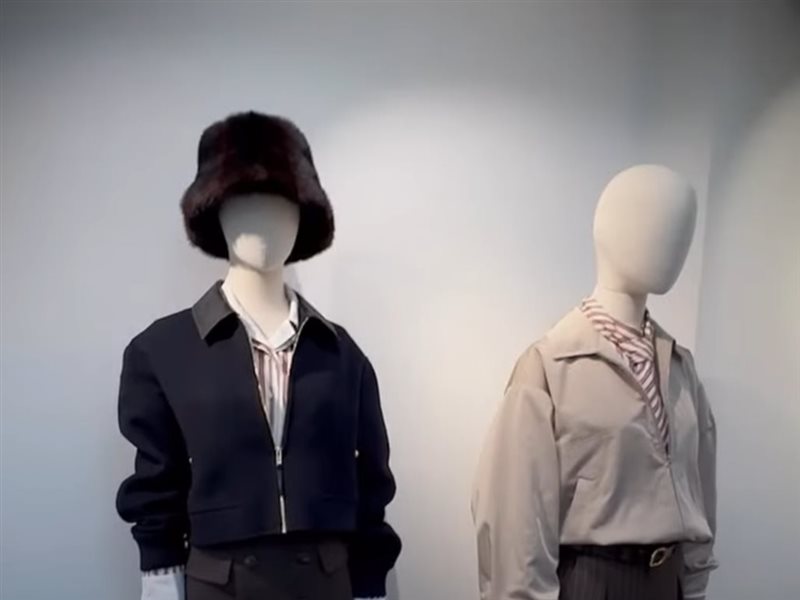   Claudie Pierlot تكشف النقاب عن مجموعتها الجديدة في باريس 