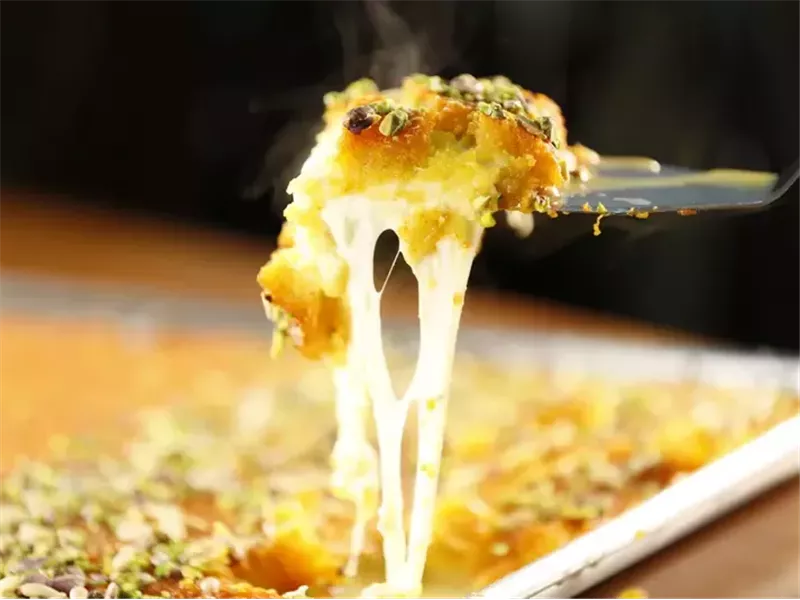 كنافة وقطايف.. دليلك لمقاومة الرغبة في تناول الحلويات في رمضان