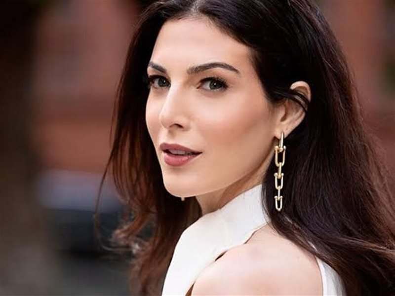 رزان جمال تخطف الأنظار بإطلالة ساحرة بتوقيع Dior في حفل سحور العلامة 