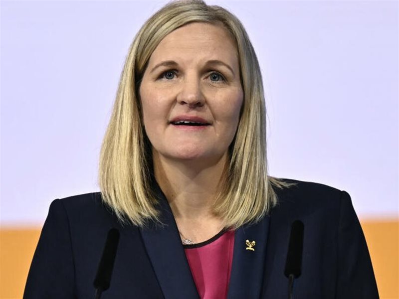 كيرستي كوفنتري تُؤهل الحركة الأولمبية لعصر جديد كأول رئيسة وأول إفريقية تقود اللجنة الدولية