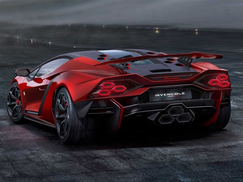 لامبورغيني تحتفي بمحرك V12 عبر إنفنسيبل