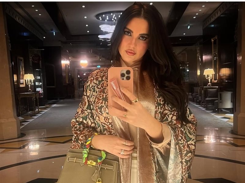  درة تخطف الأنظار بإطلالة رمضانية من توقيع Heddy Rassekh