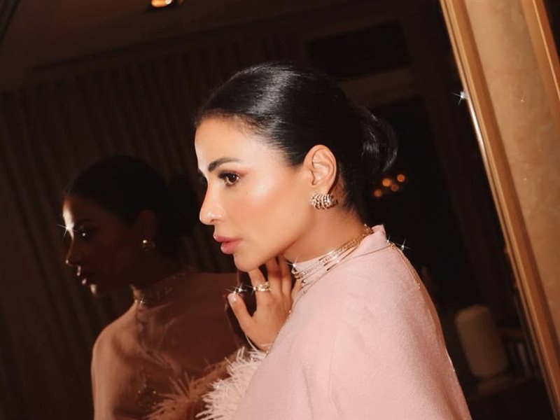 مهيرة عبد العزيز تتألق بإطلالة ساحرة في حفل سحور المكتب الوطني للإعلام 